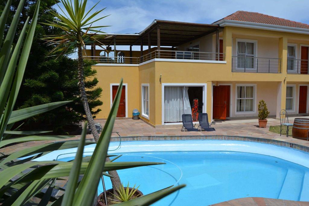 Natalie Guesthouse Bloubergstrand Extérieur photo