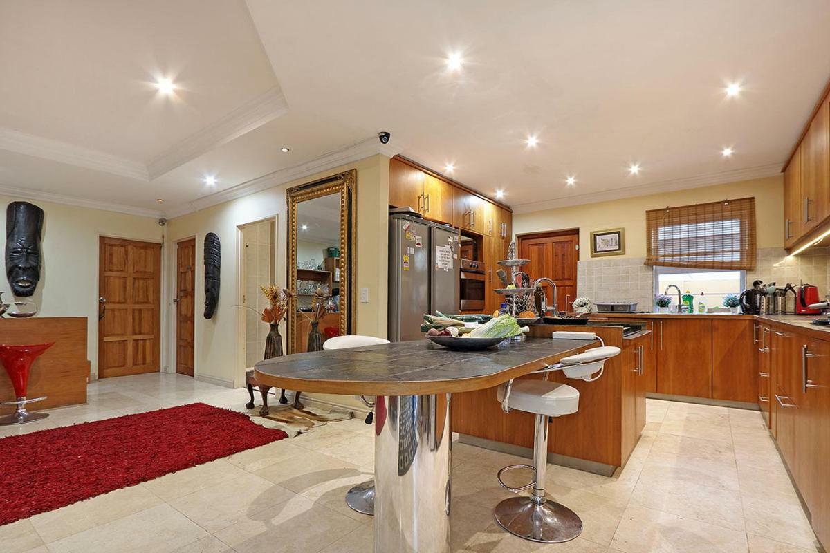 Natalie Guesthouse Bloubergstrand Extérieur photo