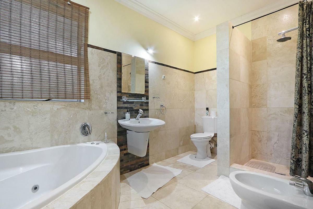 Natalie Guesthouse Bloubergstrand Extérieur photo