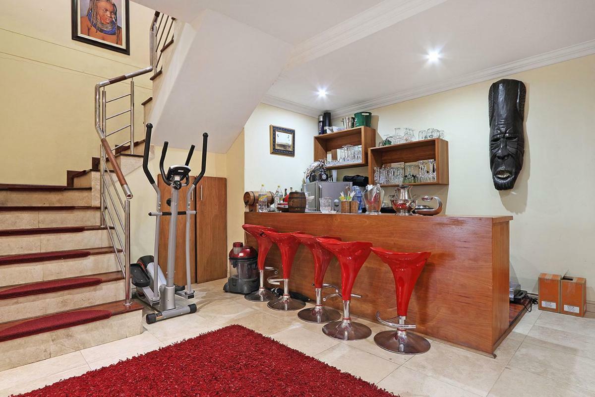 Natalie Guesthouse Bloubergstrand Extérieur photo