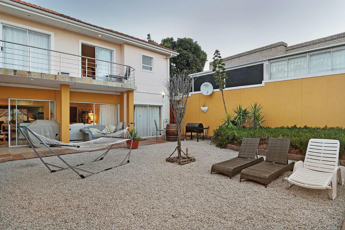 Natalie Guesthouse Bloubergstrand Extérieur photo