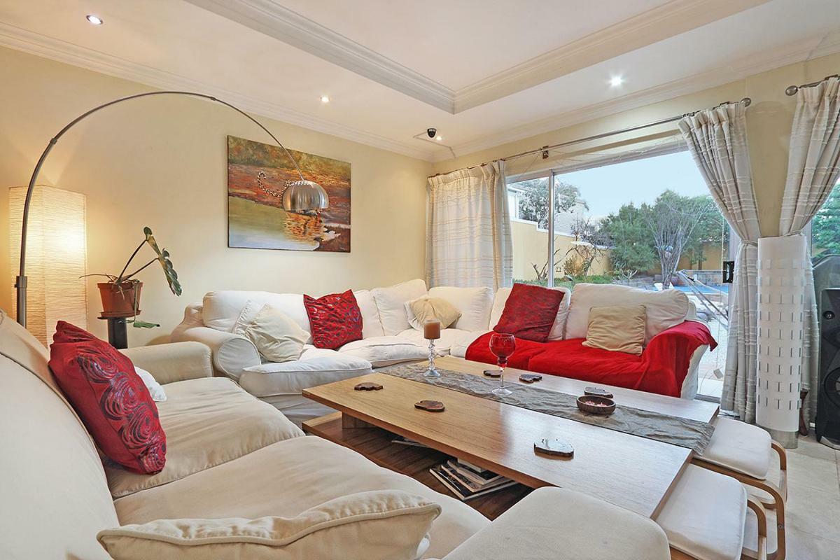 Natalie Guesthouse Bloubergstrand Extérieur photo